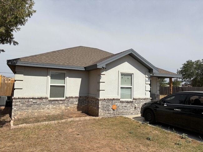 Photo - 2303 Elm Ave