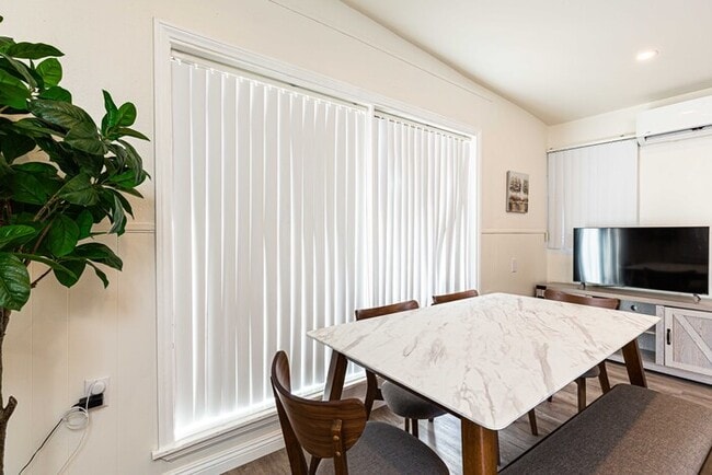 Month to Month Fully Furnished 2B/1B for rent