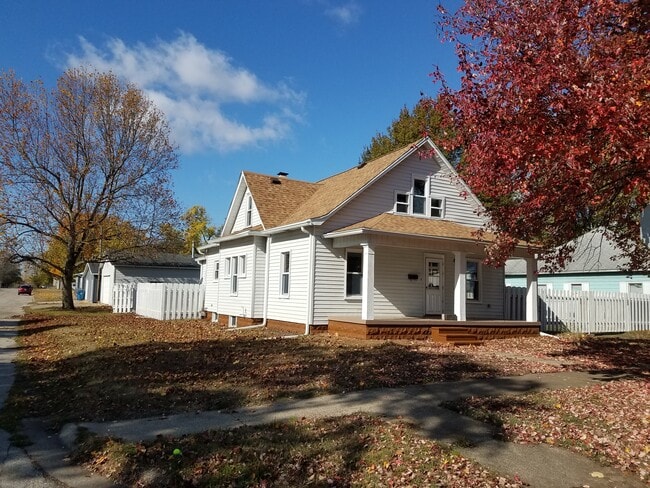 Photo - 2431 Dillman St House