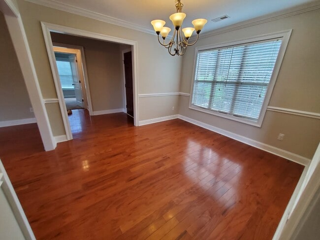 Photo - 486 Bell Cir