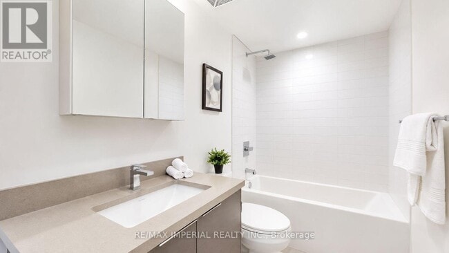 Photo - 2033 Kennedy Rd Unit 3006