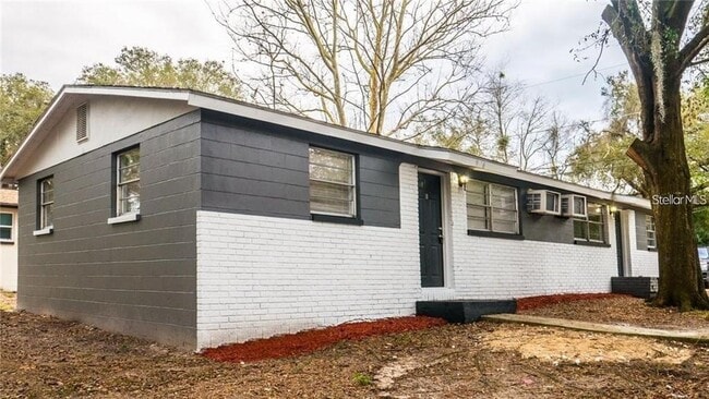 Building Photo - 9416 Greystone Rd