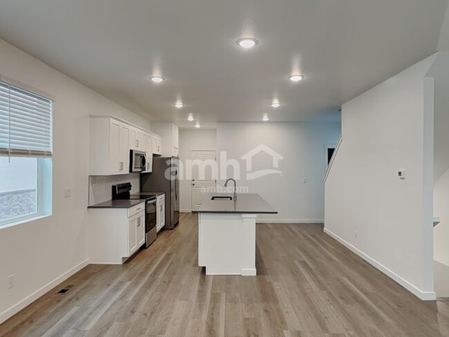 Photo - 320 N Addison Way