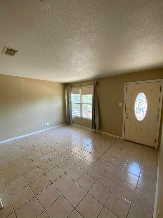 Photo - 401 Philco Dr