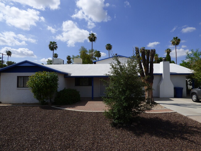 6 BEDROOM, 3 BATH, 2900SQFT HOME IN TEMPE! - 6 BEDROOM, 3 BATH, 2900SQFT HOME IN TEMPE!