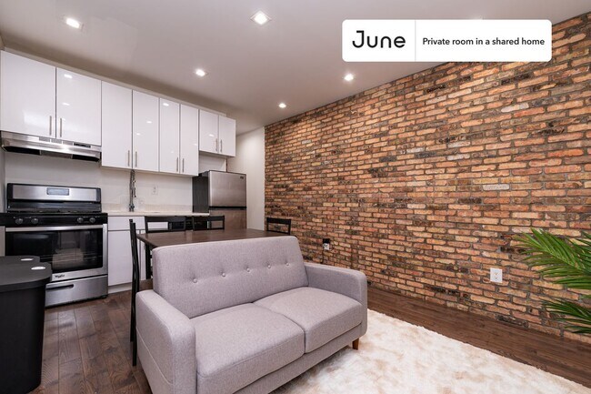 Room in Shared 4 bed/2 bath home in West Harlem