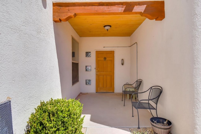 Photo - 832 Monterrey Rd NE