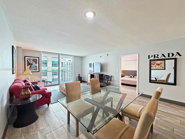 Photo - 1200 Brickell Bay Dr Unidad 3106