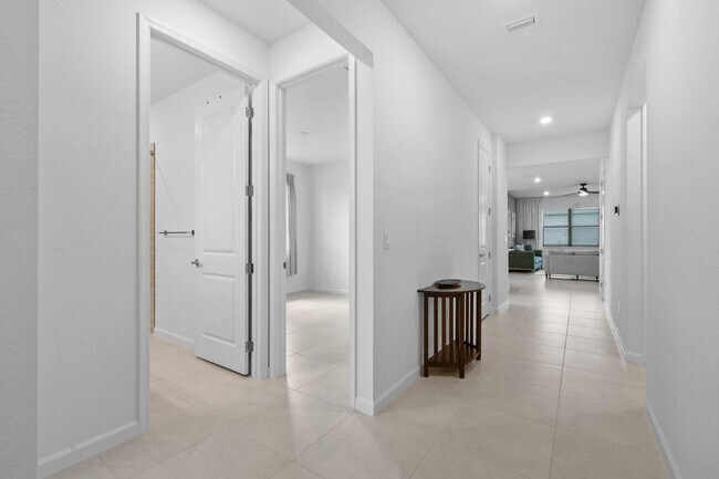 Photo - 758 SE Courances Dr