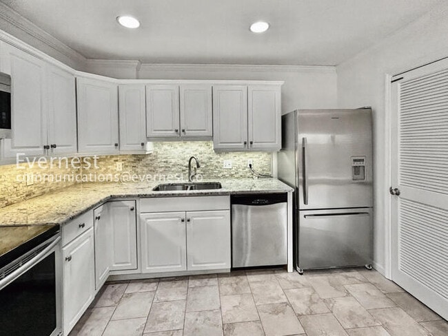 Photo - 438 The North Chace