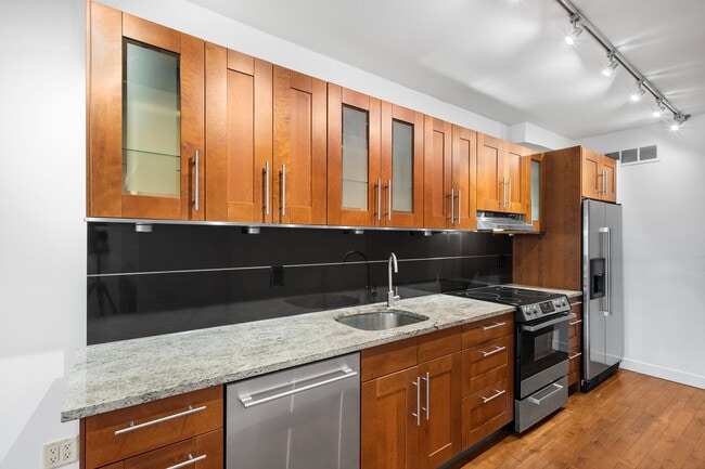 Photo - 532 S 15th St