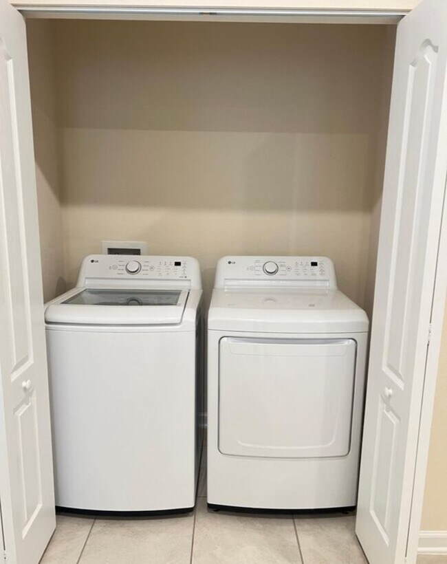 Photo - 131 Pomona Wy