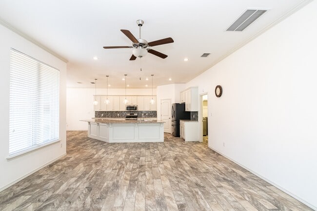 Photo - 9610 Kline Ave