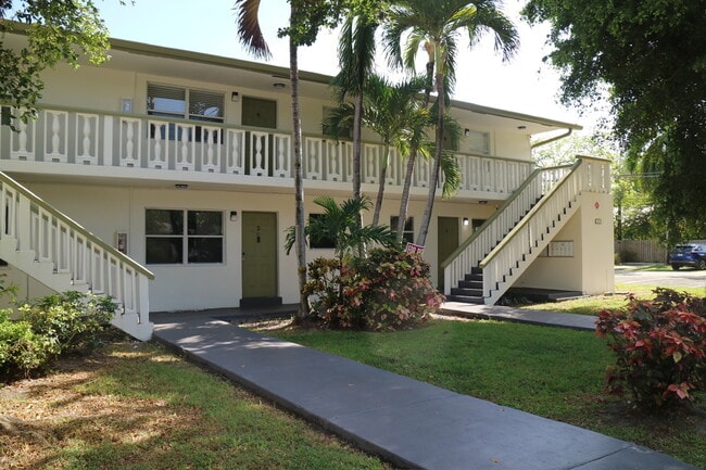 Building - 1429 SW 9th St Condo Unit 4