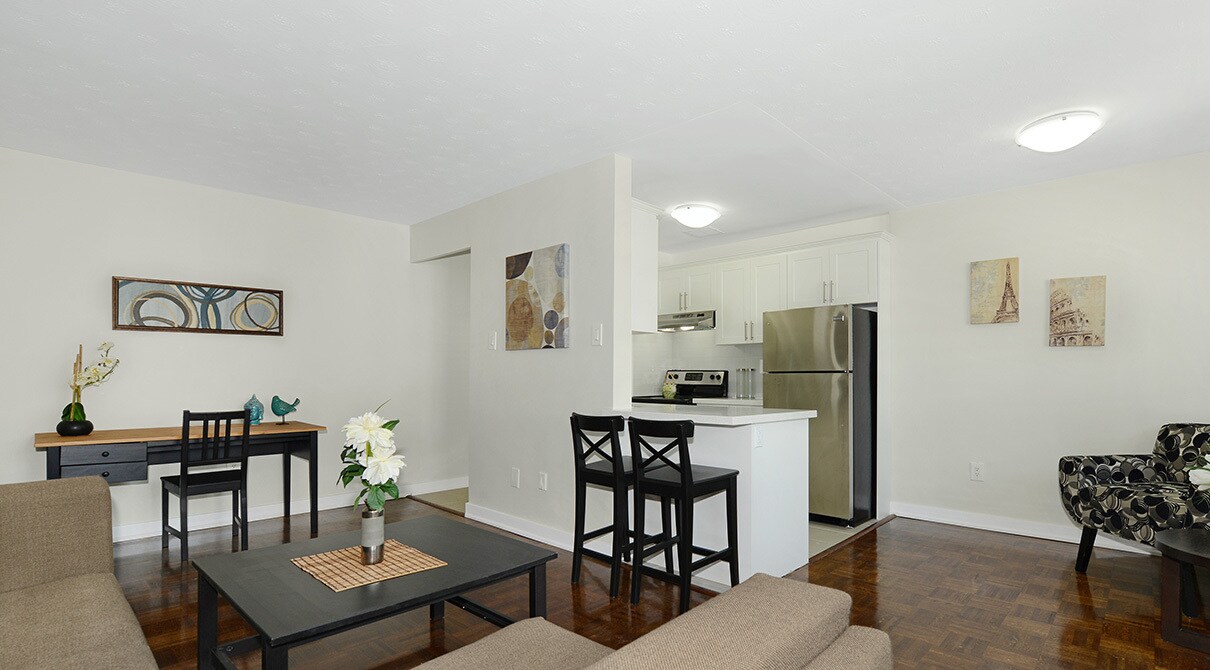 Photo - Bloor Yonge Tower Unit 01005