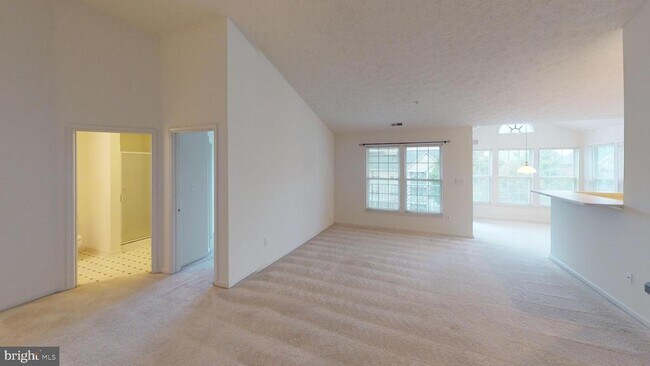 Photo - 2443 Blue Spring Ct Unidad 303