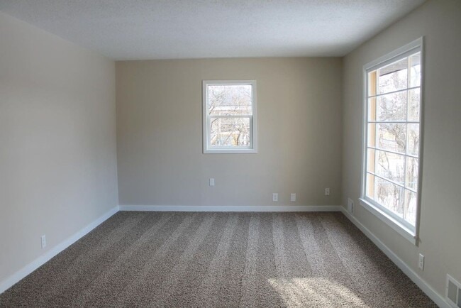 Photo - 786 Sanburnol Dr NE