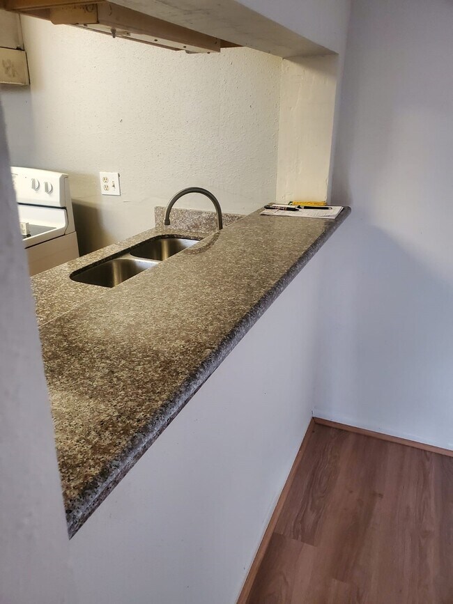 Building Photo - 9090 S Braeswood Blvd Unit 58 Rental