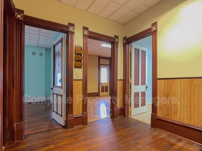 Building Photo - 101 N Mill St