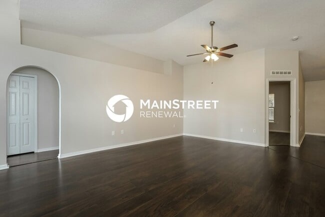 Photo - 3 Bedroom Pet-Friendly Home in St. Cloud, FL with Main Street Renewal