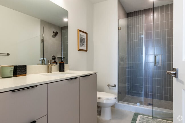 1 BR, 1.5 BA 681SF