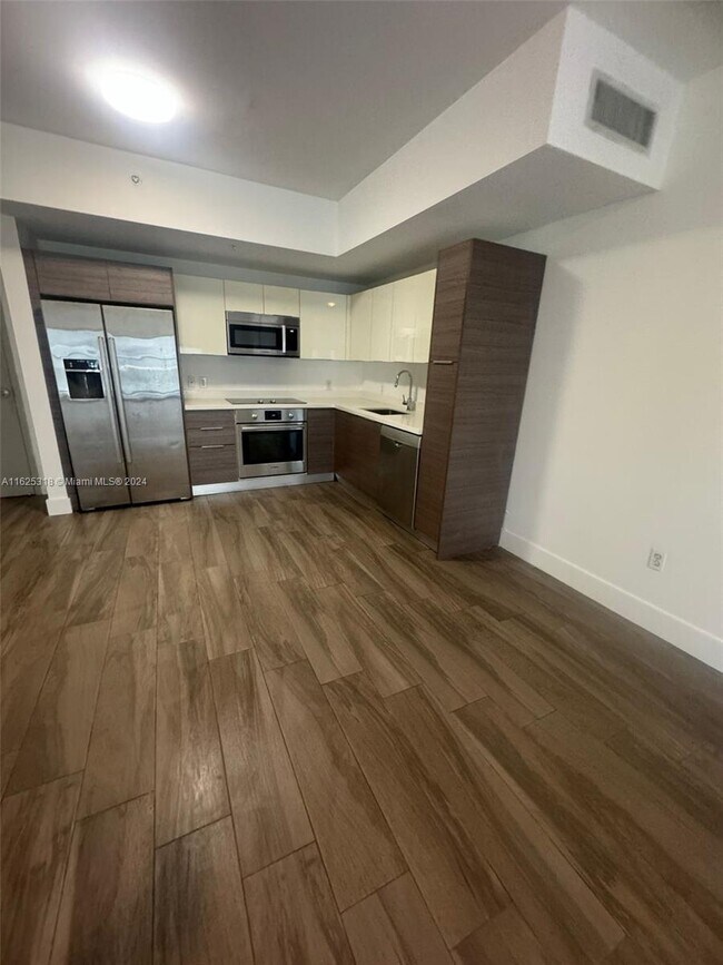 Photo - 1010 SW 2nd Ave Unit 605