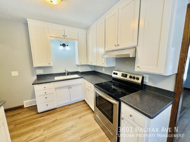 Photo - 3601 Halifax Ave N