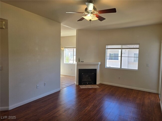 Building Photo - 2120 Calville St Unit 203