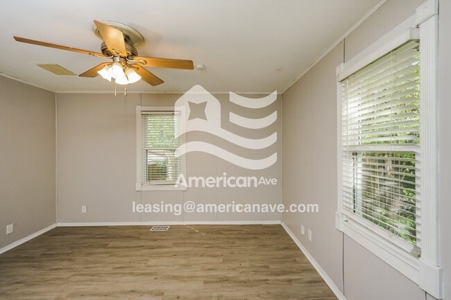 Photo - 1537 Taylor Ave