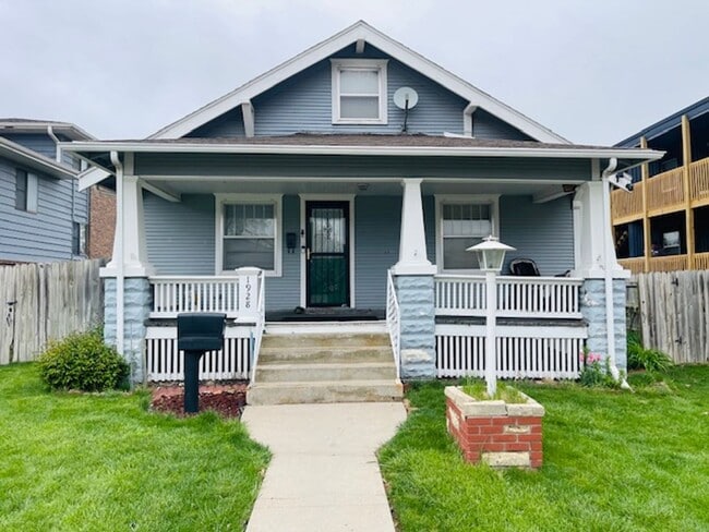 Spacious Home w/ Fenced Backyard - Spacious Home w/ Fenced Backyard