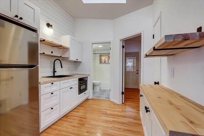 Photo - 1719 Carver St Unit 3