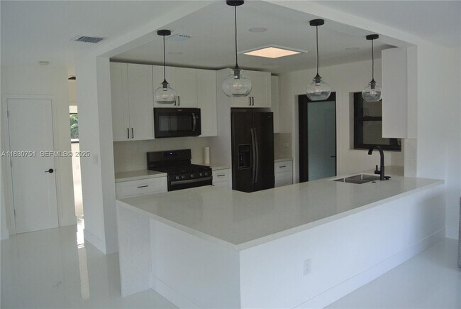 Photo - 10230 Dolphin Rd