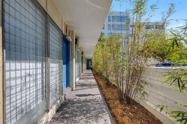 Photo - 1685 Jefferson Ave Unidad 17