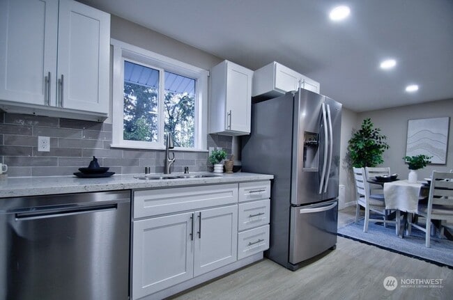 Photo - 6720 Alder Glen Dr SE