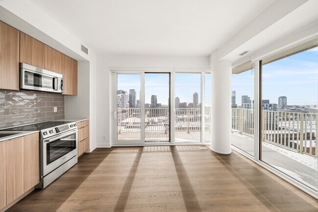 Photo - 88 Bathurst St