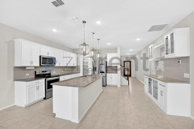 Photo - 504 Banbury Ct