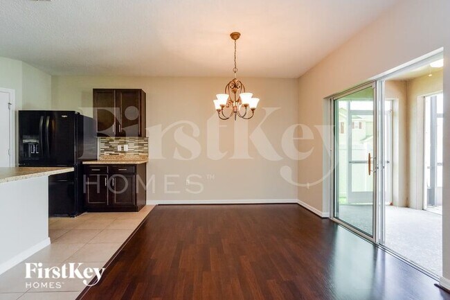 915 Freedom Blvd