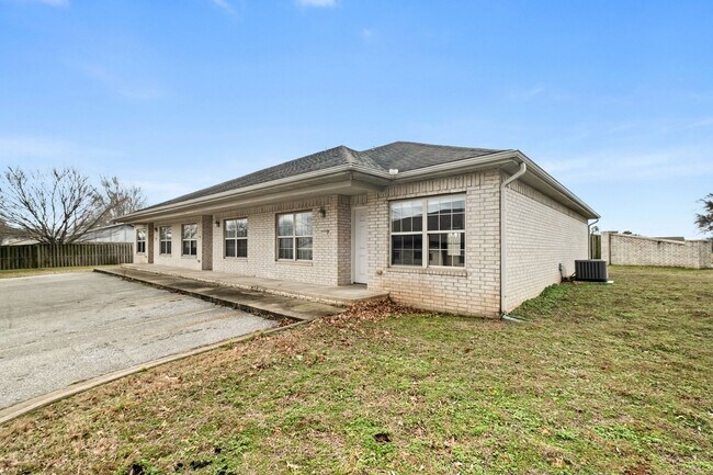 Photo - 1270 N Trinity Dr