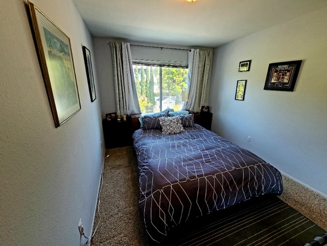 Photo - 543 Victoria St