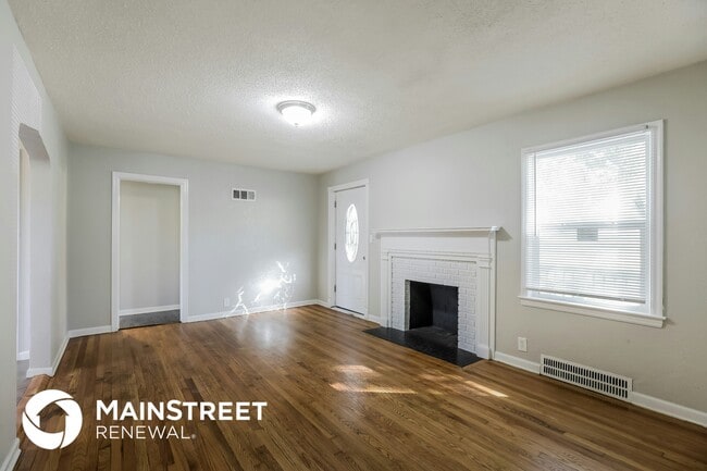 Photo - 5212 N Spruce Ave