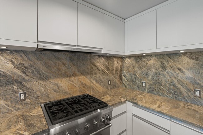 Photo - 320 Adolphus Ave