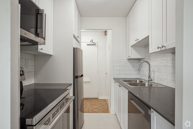 2BR, 1BA - Kitchen