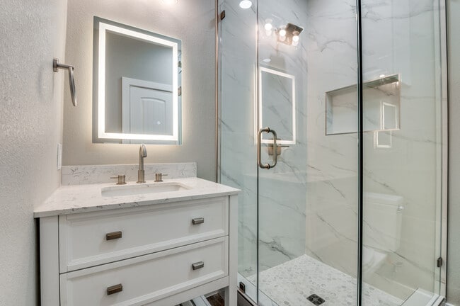 Photo - 313 N Llewellyn Ave