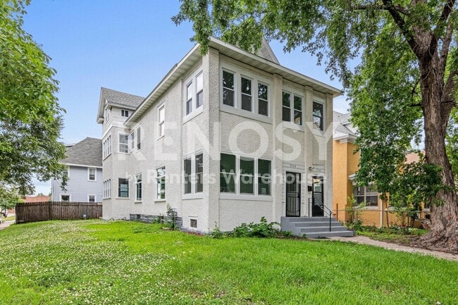 Building Photo - 3348 3rd Ave S