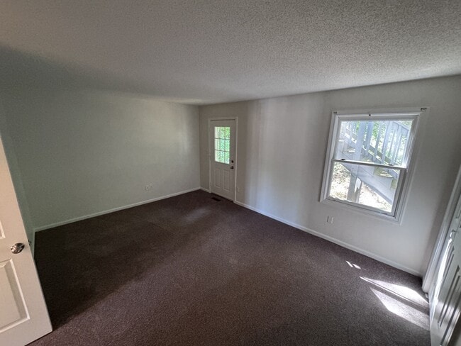Photo - 2558 Whitney Ave Unidad A