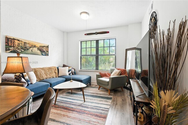 Photo - 934 Michigan Ave Unit 209