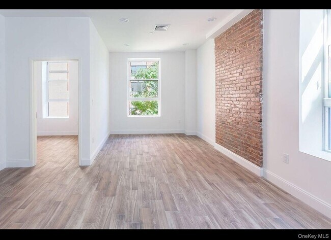 Photo - 1062 Clay Ave Unit 2B