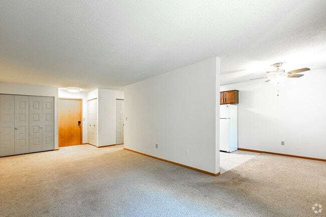 1BR, 1BA - 860SF - Living Room, Dining Room and Kitchen