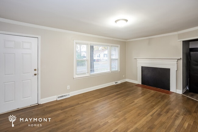 Photo - 302 Lydia St