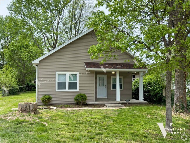 Building Photo - Updated Two-Bedroom, One-Bathroom Home for...